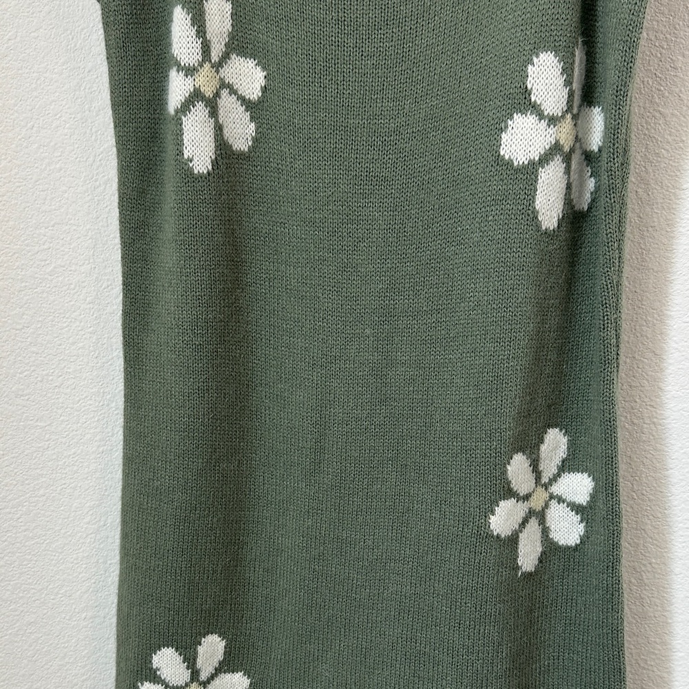 Pink Lily size medium walk through fields daisy floral sage knit mini dress - Picture 4 of 14